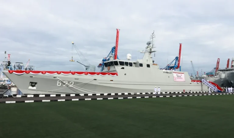 Angkatan Laut Indonesia Menerima Kapal Perang Bertenaga Hibrida Pertama