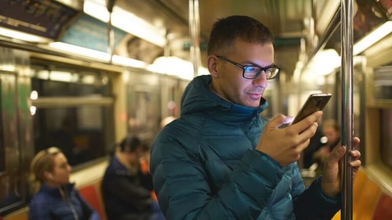 Efek negatif dari teknologi: Psikologis, sosial, dan kesehatan