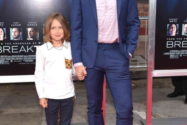 Josh Lucas Mengatakan Keluarganya Pindah ke Bali untuk Sekolah Anaknya - dan Mengenang Pertemuan dengan Laba-laba yang Menakutkan