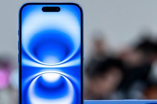 Berita Teknologi Hari Ini Pembaruan Langsung pada 20 November 2024: iPhone tertipis yang pernah ada? iPhone 17 Slim dari Apple diperkirakan hanya berukuran 6mm