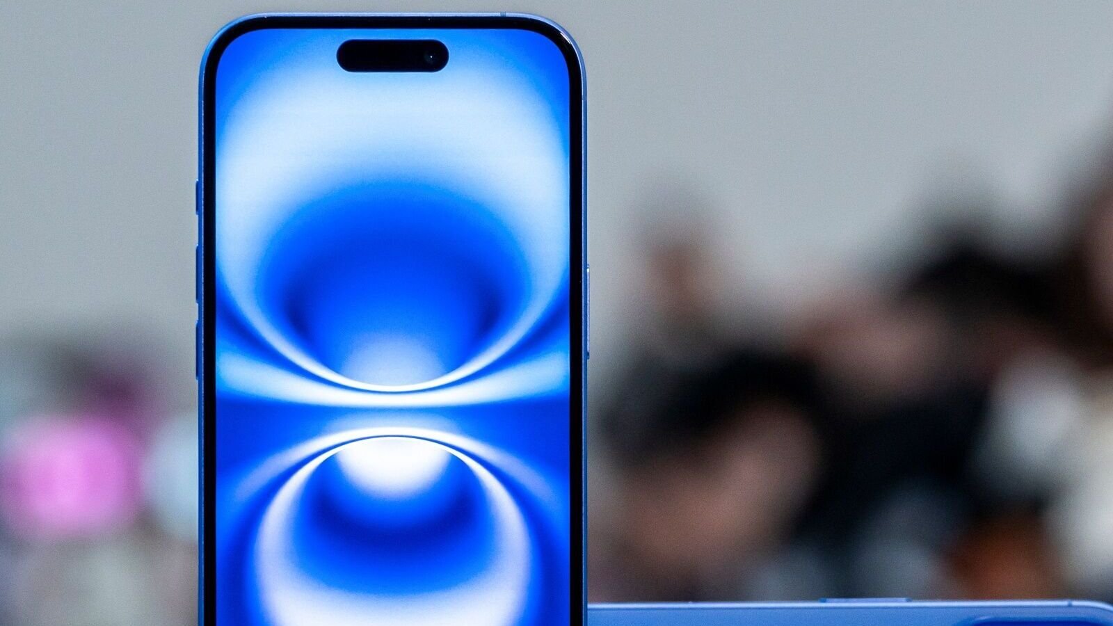 Berita Teknologi Hari Ini Pembaruan Langsung pada 20 November 2024: iPhone tertipis yang pernah ada? iPhone 17 Slim dari Apple diperkirakan hanya berukuran 6mm