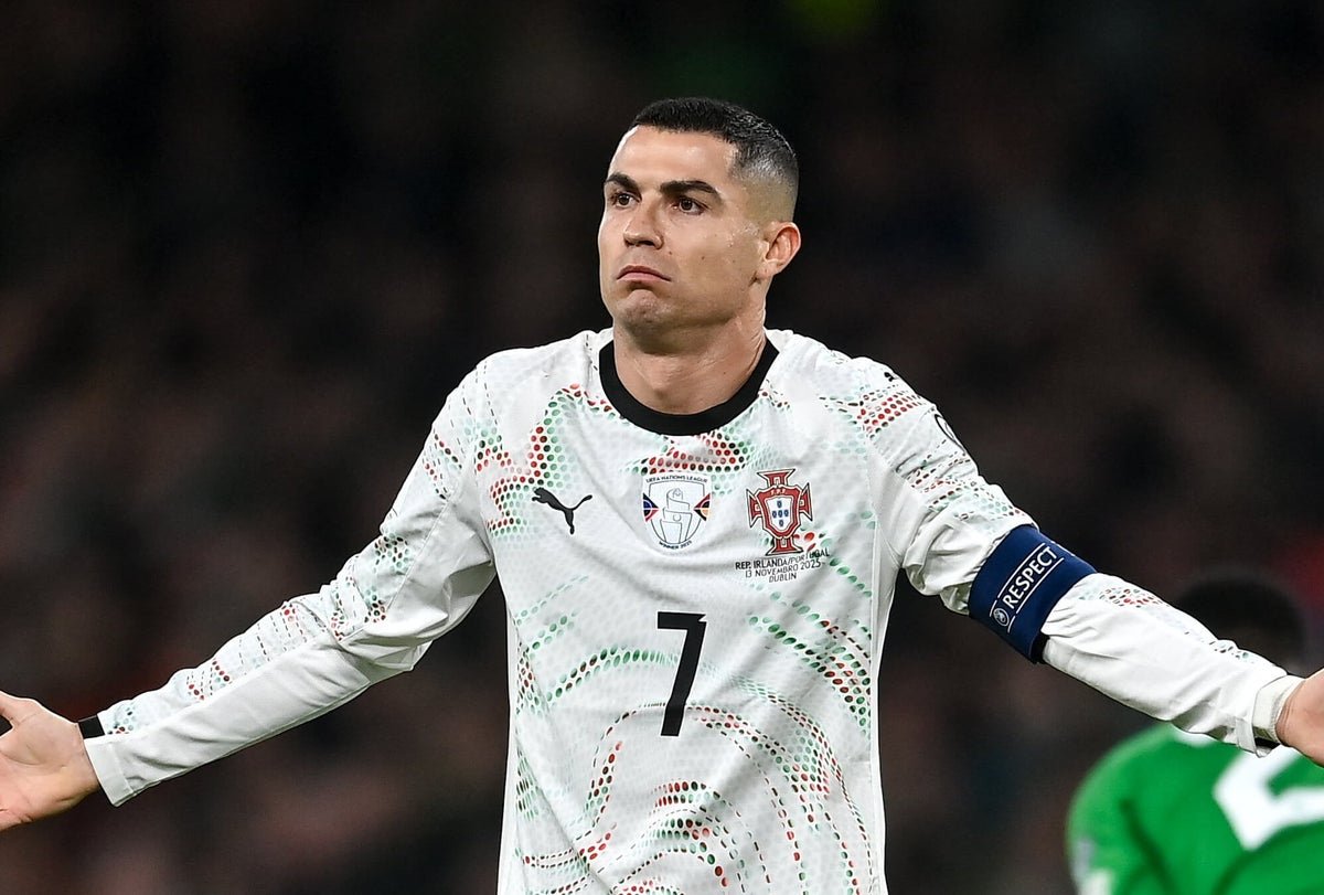 Cristiano Ronaldo terancam larangan bermain di Piala Dunia setelah kartu merah pertama Portugal dalam kekalahan dari Irlandia