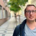 "Disinformasi bisa menjadi gaya hidup": Tomáš Koblížek tentang bagaimana berita palsu berkembang pesat - dan bagaimana cara melawannya