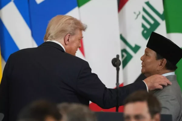 Eric Trump menjelaskan momen hot mic Donald dengan pemimpin Indonesia saat ia memuji 'anak baik'