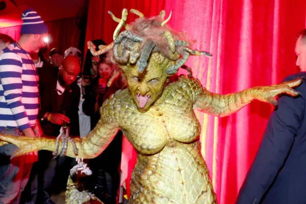 Heidi Klum Ungkap Kostum Halloween Menakjubkan Tahun Ini