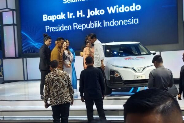 Mobil listrik adalah masa depan industri otomotif Indonesia: Jokowi
