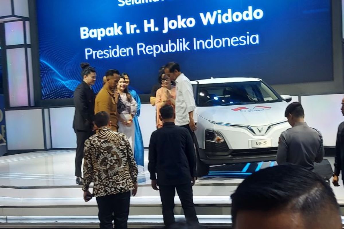 Mobil listrik adalah masa depan industri otomotif Indonesia: Jokowi