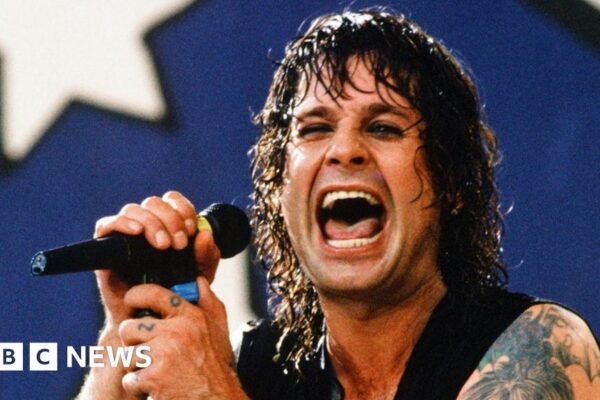 Ozzy Osbourne: Kehidupan liar sang 'pangeran kegelapan' rock