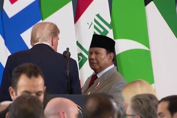 'Saya anak yang baik': Eric Trump merespons setelah mikrofon panas menangkap presiden Indonesia yang meminta ayahnya untuk bertemu