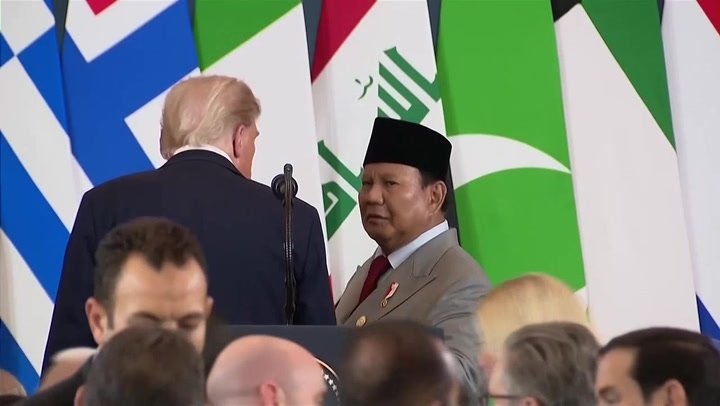 'Saya anak yang baik': Eric Trump merespons setelah mikrofon panas menangkap presiden Indonesia yang meminta ayahnya untuk bertemu