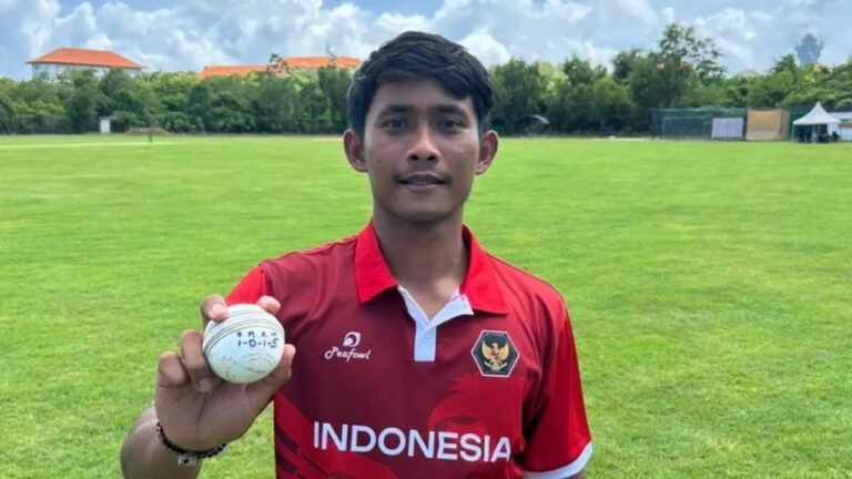 Gede Priandana dari Indonesia menjadi pemain Indonesia pertama yang mengambil lima wicket dalam satu babak di T20I