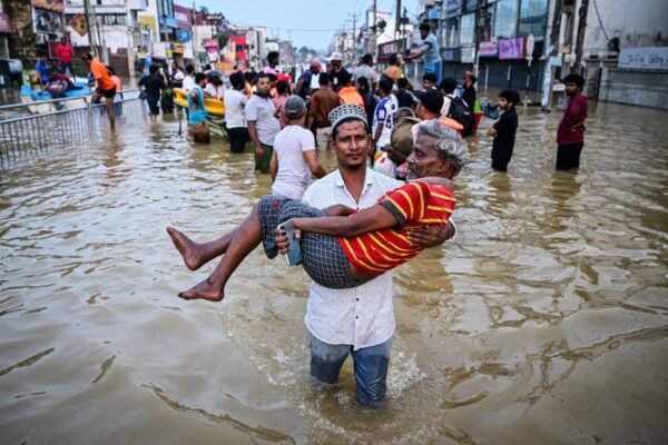Upaya pemulihan banjir sedang berlangsung di Indonesia, Sri Lanka dan Thailand setelah lebih dari 1.000 orang tewas