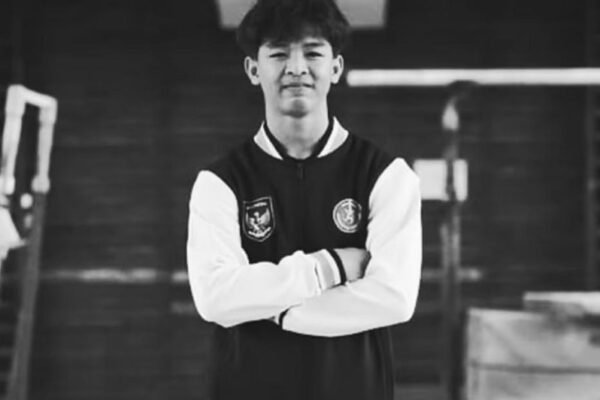 Atlet senam putra Indonesia yang tergolong elit meninggal dunia setelah mengalami kecelakaan saat latihan di Rusia.