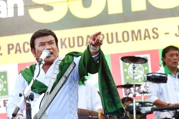 'Elvis' Indonesia memimpin gelombang selebriti dalam pemilu.