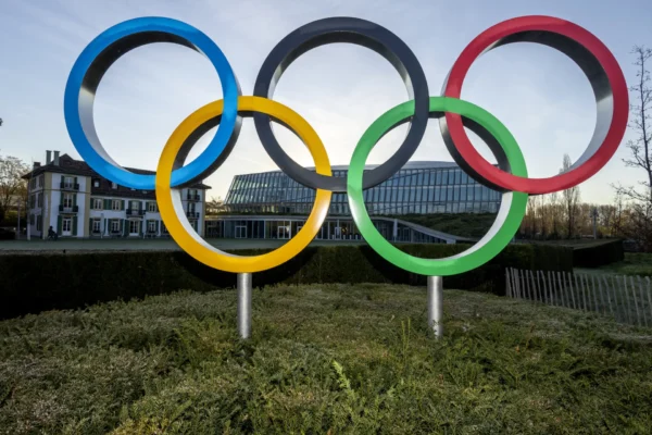 Komite Olimpiade Internasional (IOC) tidak ingin ada acara olahraga di Indonesia setelah larangan visa bagi atlet Israel.