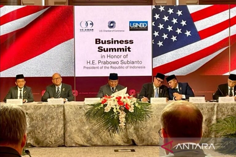 Prabowo mendorong investor AS untuk menjajaki peluang di Indonesia.