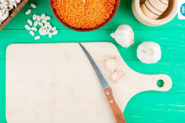 Seorang dokter bedah dari Chennai mengungkapkan alasan sebenarnya mengapa ia melarang lima hal ini di rumahnya: papan potong plastik, makanan siap saji.