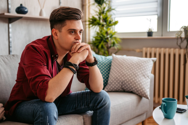 Aku berhenti mengatakan 'kita harus jalan-jalan bareng suatu saat nanti' pada hari ketika aku menyadari bahwa aku sudah mengatakannya selama lima belas tahun dan tak pernah sekali pun menepatinya — karena aku memang menginginkan kedekatan secara teori, tapi upaya nyata untuk...