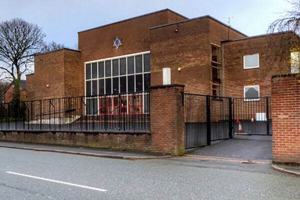 Berita Dunia Singkat: Serangan terhadap sinagoga, pelanggaran hak asasi manusia yang terus berlanjut di Suriah, serta kasus-kasus kekerasan mengerikan terhadap perempuan saat melahirkan