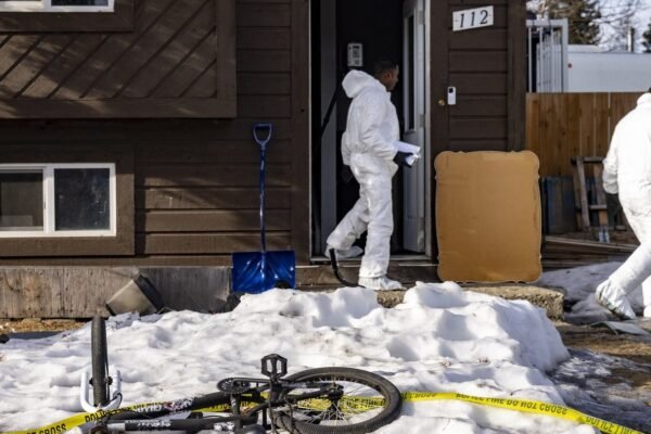 Dokumen dan media sosial mengungkap gaya hidup pelaku penembakan di Tumbler Ridge