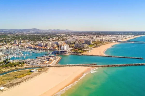 Hidup di Vilamoura: Kehidupan teratur di Algarve yang berdekatan dengan marina