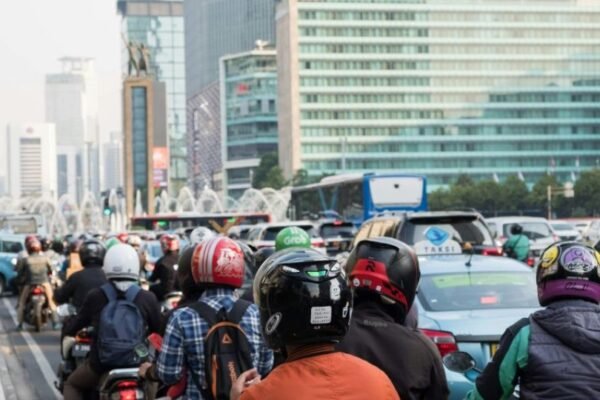 Jakarta akan tetap menjadi pusat ekonomi Indonesia, kata undang-undang baru.