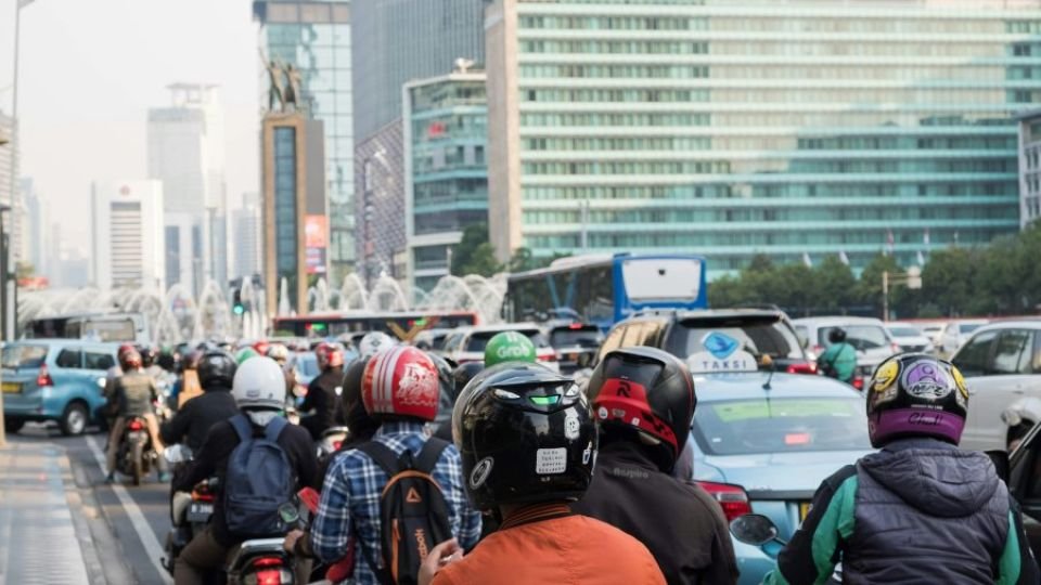 Jakarta akan tetap menjadi pusat ekonomi Indonesia, kata undang-undang baru.