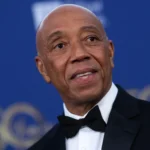 Pelapor kasus pemerkosaan Russell Simmons menyerang klaim bahwa dia 'pensiun' di Indonesia.
