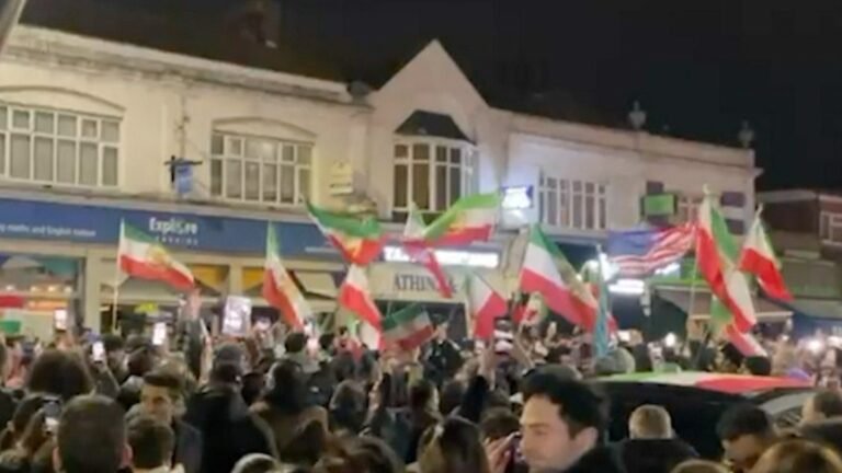 Perayaan di seluruh dunia pasca serangan terhadap Iran