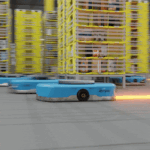 Amazon meluncurkan model dasar kecerdasan buatan (AI) baru untuk mendukung armada robotnya dan telah mengoperasikan robot ke-1 juta