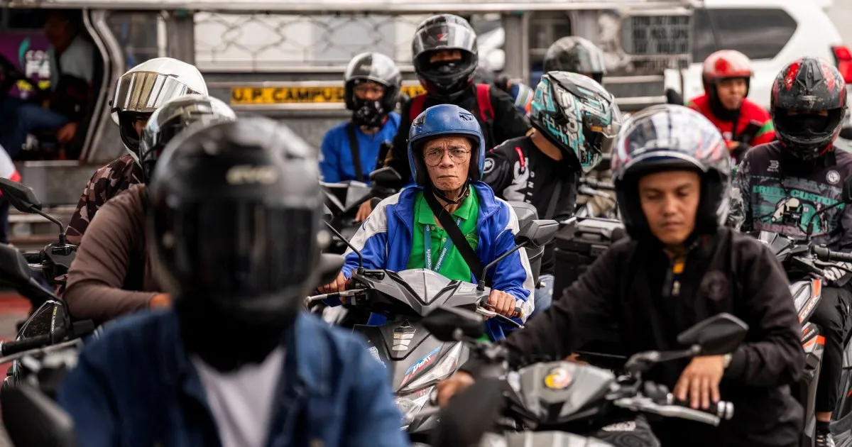 Asia Tenggara menutup kantor-kantor dan membatasi perjalanan seiring dengan semakin parahnya krisis minyak