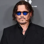 Johnny Depp Mendesain Botol untuk Merek Rum dengan Mengambil Inspirasi dari Tato-tatonya dan Orang-orang yang Dicintainya