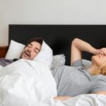 Mengapa pria bisa tertidur lebih cepat daripada wanita? Seorang dokter spesialis tidur mengungkap alasan mengapa istri tidurnya kurang nyenyak dibandingkan suaminya