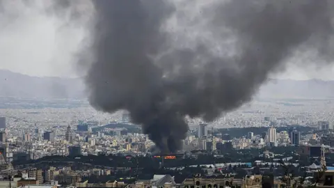 Bagaimana reaksi dunia terhadap serangan AS dan Israel terhadap Iran