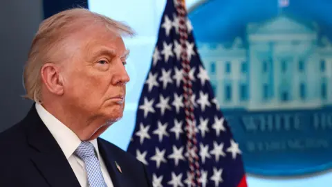 Kesepakatan gencatan senjata Iran memberi Trump jalan keluar dari perang — namun dengan harga yang mahal